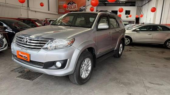 TOYOTA HILUX 2.7 SR 4X2 CD 16V FLEX 4P AUTOMÁTICO